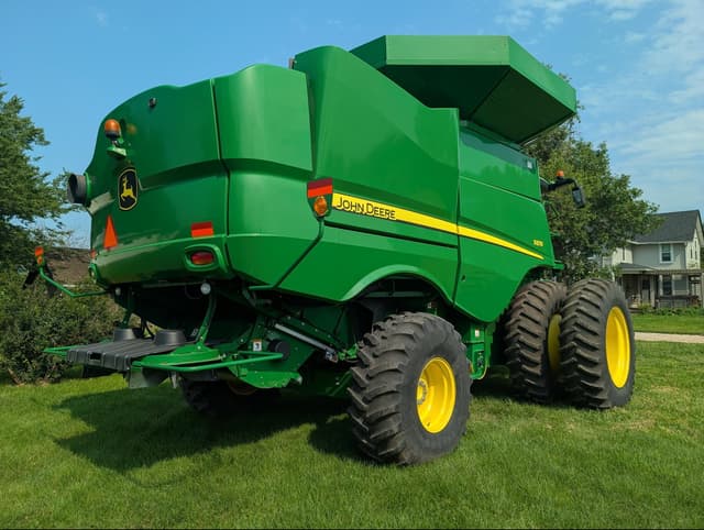 Image of John Deere S670 equipment image 2