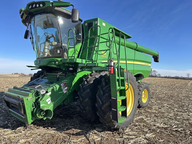 Image of John Deere S670 equipment image 2