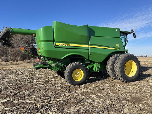 Image of John Deere S670 equipment image 4