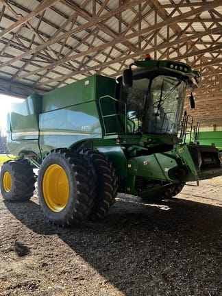 Main image John Deere S670
