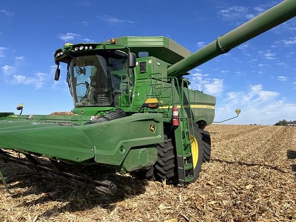 Image of John Deere S670 Primary image