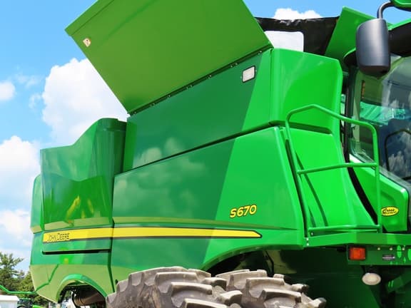 Image of John Deere S670 equipment image 4