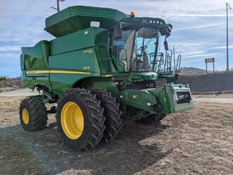Image of John Deere S670 equipment image 1
