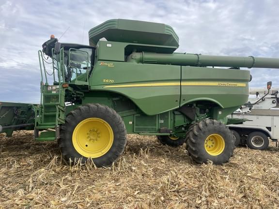 Image of John Deere S670 equipment image 1