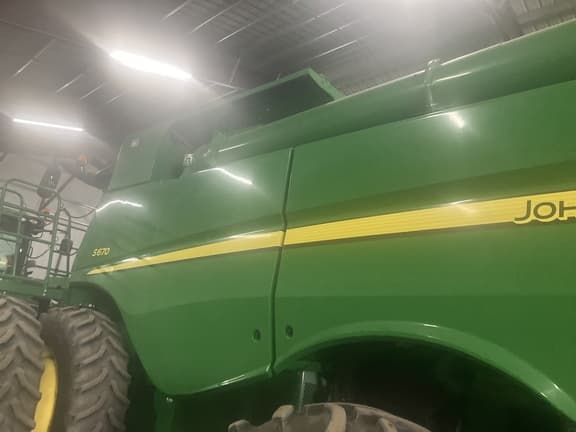 Image of John Deere S670 equipment image 1