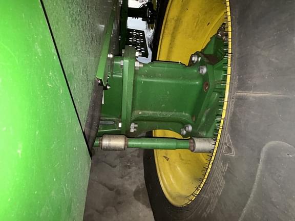 Image of John Deere S670 equipment image 4