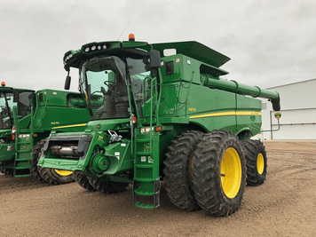Main image John Deere S670