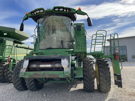 Image of John Deere S670 equipment image 2