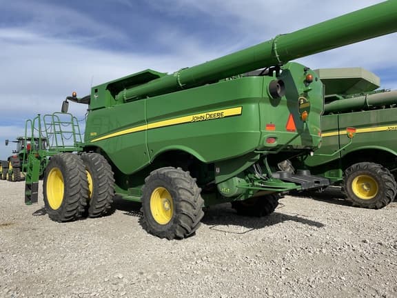 Image of John Deere S670 equipment image 4
