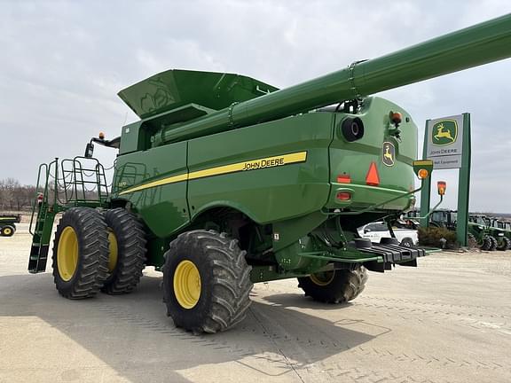 Image of John Deere S670 equipment image 4