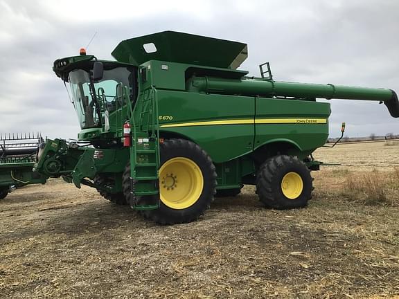 Image of John Deere S670 Primary image