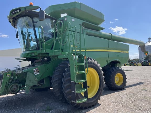 Image of John Deere S670 equipment image 1
