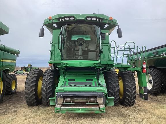 Image of John Deere S670 equipment image 1