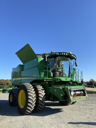 2017 John Deere S670 Image