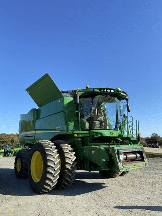 Main image John Deere S670