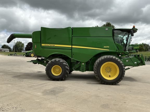 Image of John Deere S670 Image 0