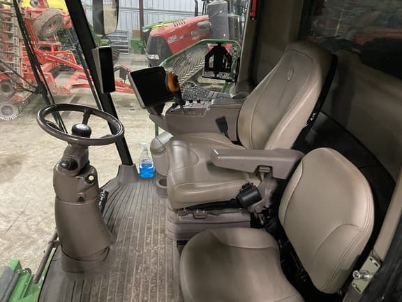 Image of John Deere S670 equipment image 3