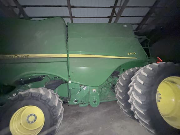 Image of John Deere S670 equipment image 4