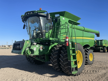 Main image John Deere S670