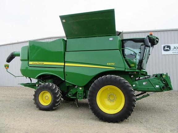 Image of John Deere S670 Primary image