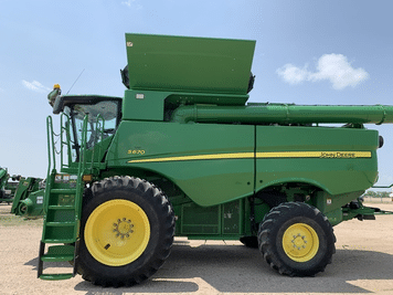 Main image John Deere S670