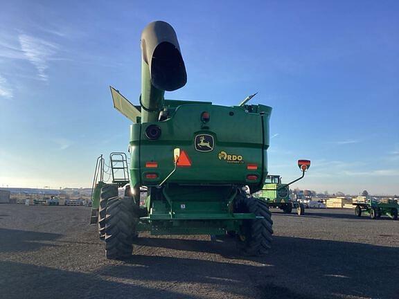 Image of John Deere S670 equipment image 4