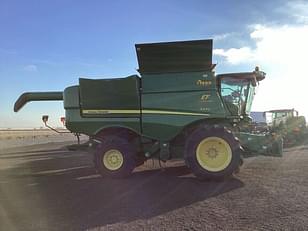 Main image John Deere S670 7