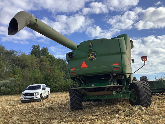 Image of John Deere S670 equipment image 2