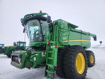 Main image John Deere S670