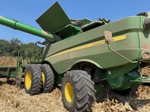 2017 John Deere S670 Image
