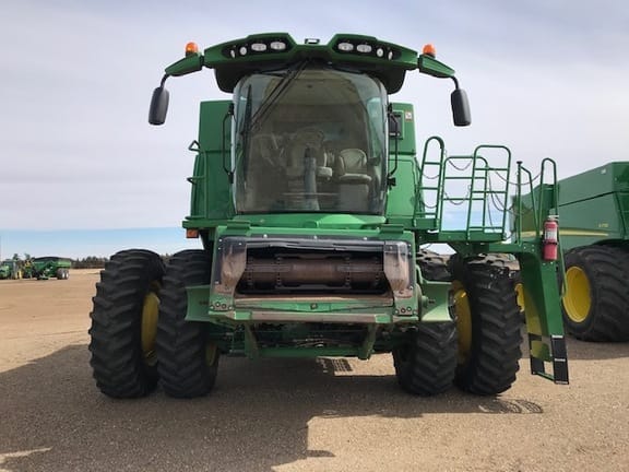 Main image John Deere S670
