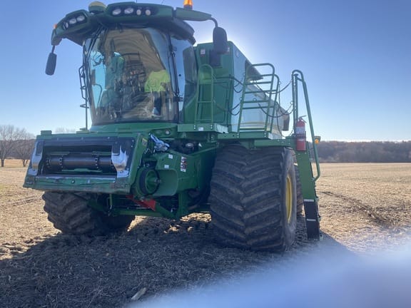 Main image John Deere S670