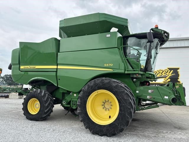 Image of John Deere S670 equipment image 4