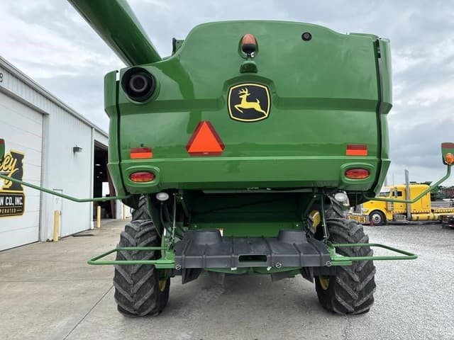 Image of John Deere S670 equipment image 2