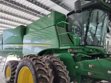 Main image John Deere S670