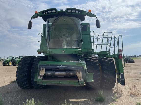 Image of John Deere S670 equipment image 2