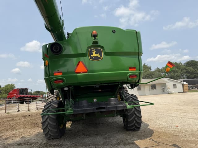 Image of John Deere S670 equipment image 3