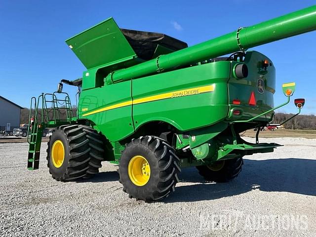 Image of John Deere S670 equipment image 2