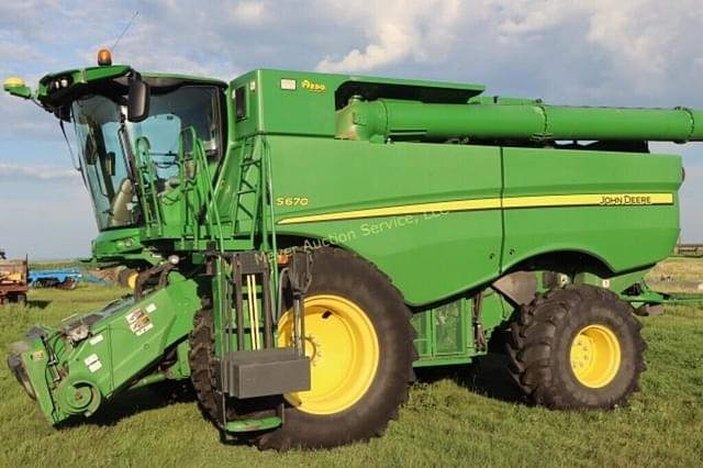 Image of John Deere S670 equipment image 1