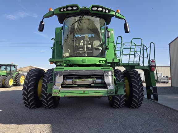Image of John Deere S670 equipment image 2