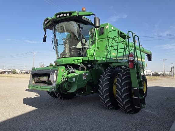 Image of John Deere S670 equipment image 1
