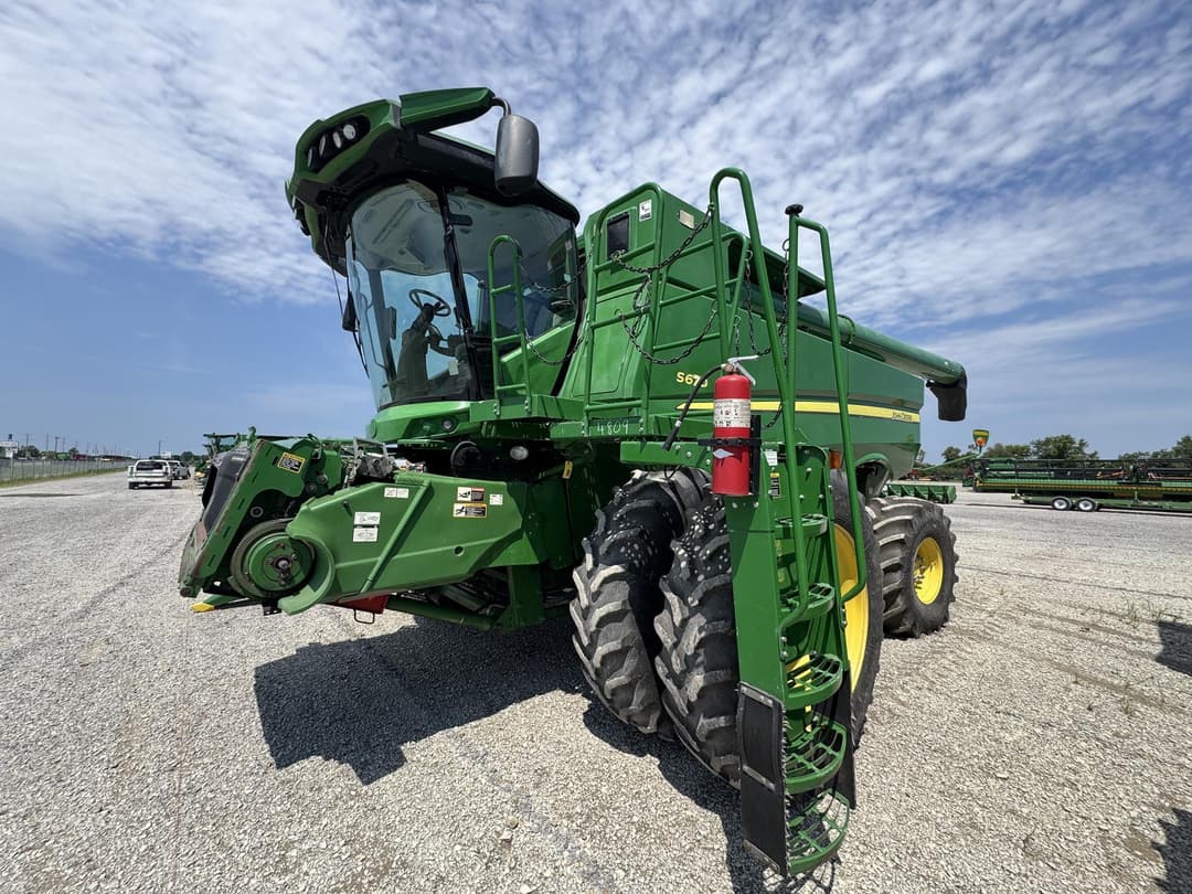Image of John Deere S670 Primary image