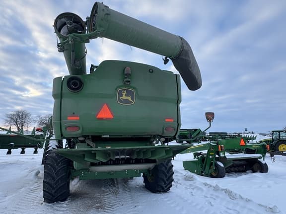 Image of John Deere S670 equipment image 3