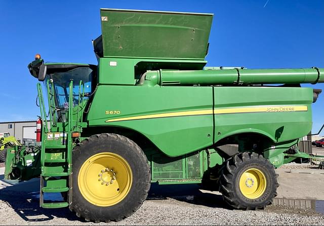 Image of John Deere S670 equipment image 3