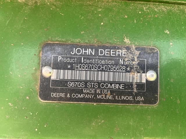 Image of John Deere S670 equipment image 1