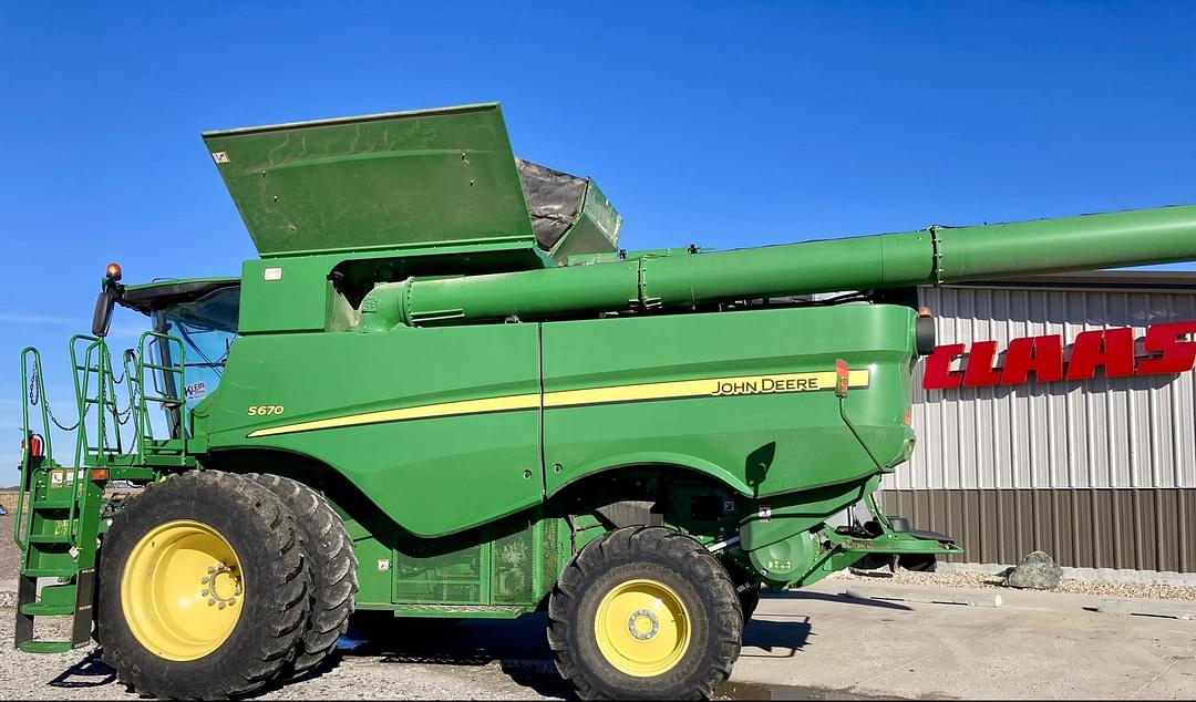 Image of John Deere S670 Primary image