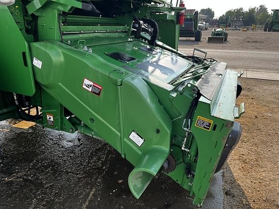 Image of John Deere S670 equipment image 2