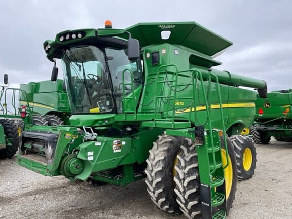 Main image John Deere S670