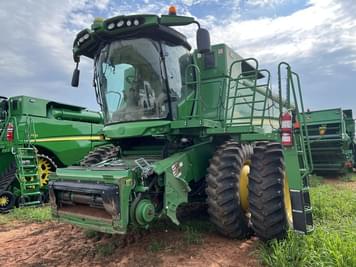 Main image John Deere S670