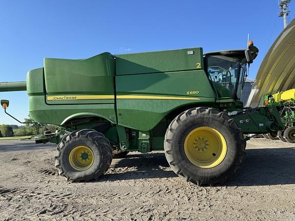 Image of John Deere S680 equipment image 4